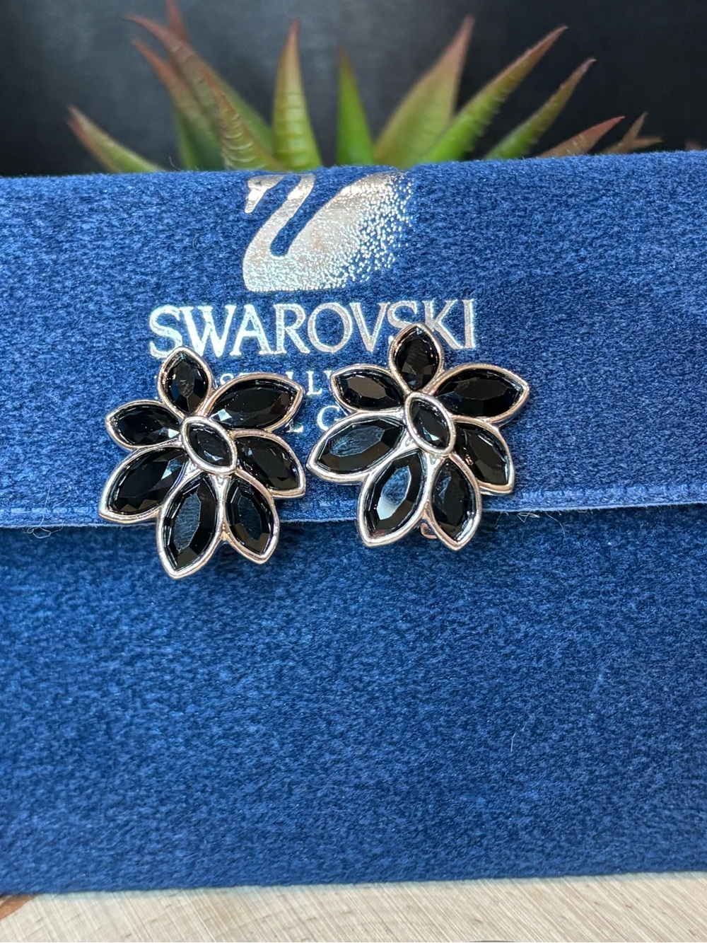 Swarovski Black Flower Crystal Clip On Earrings 🖤✨